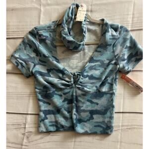 Colsie Short Sleeve V-neck Top with Headband - Blue Camo Women’s S NWT